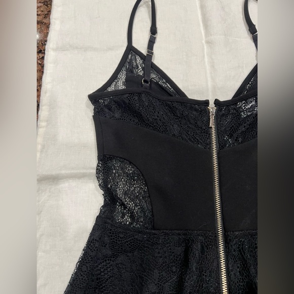 NWOT Bebe Black Lace inset Plum Tank Sz Xs - Picture 6 of 6